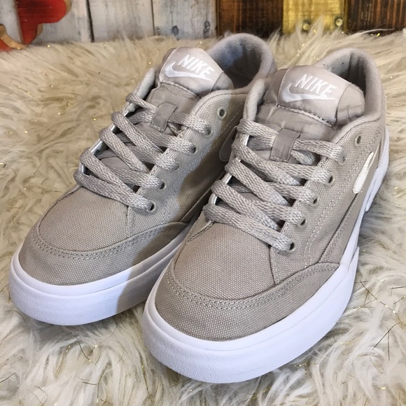 Nike Shoes - Nike GTX 16 Womens Size 6.5